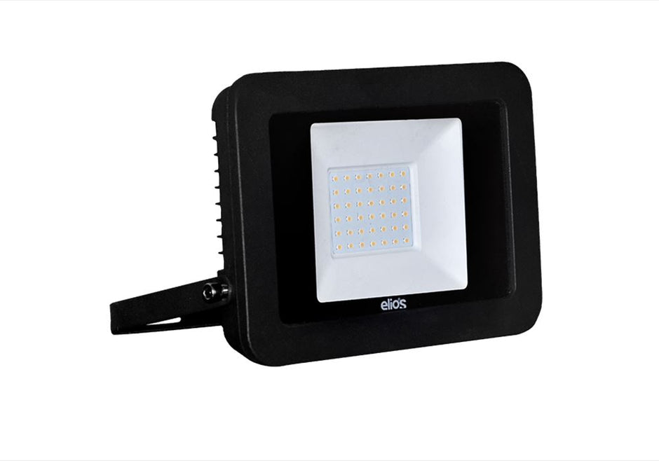499704_1-page-slide-d_940x LED FLOODLIGHT 30W Cool Daylight 6500 Kelvin - Image 1